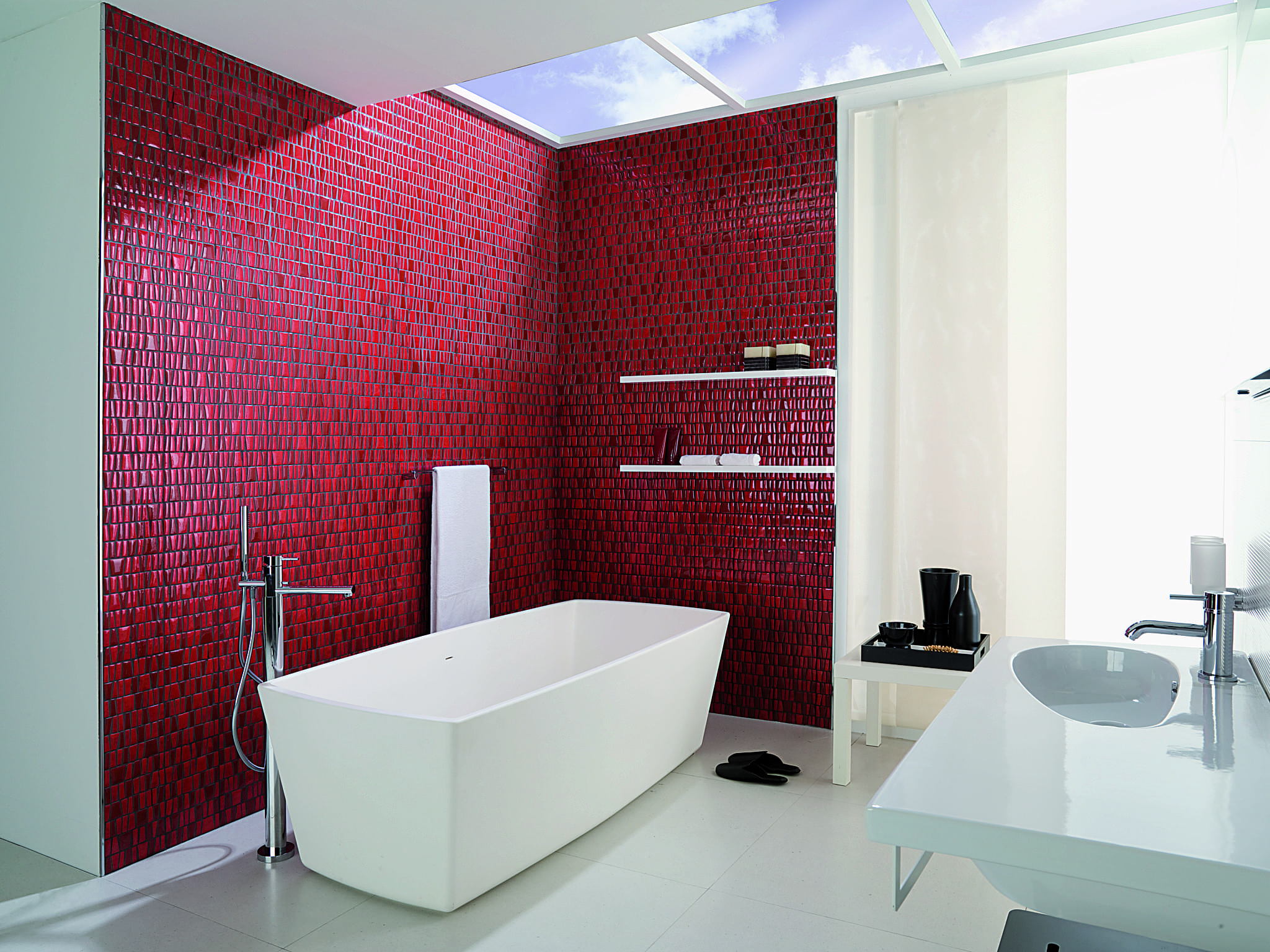 Ванной комнаты распродажа. Плитка Порселаноса. Плитка Тренто. Современная плитка для ванной. Ванная в Красном цвете.